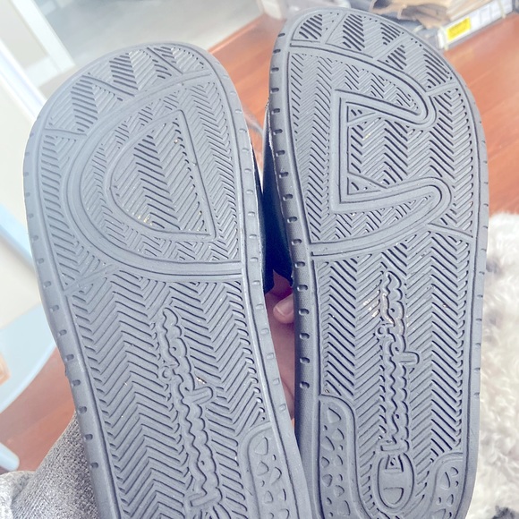 Champion Slides 🖤 - Picture 3 of 3